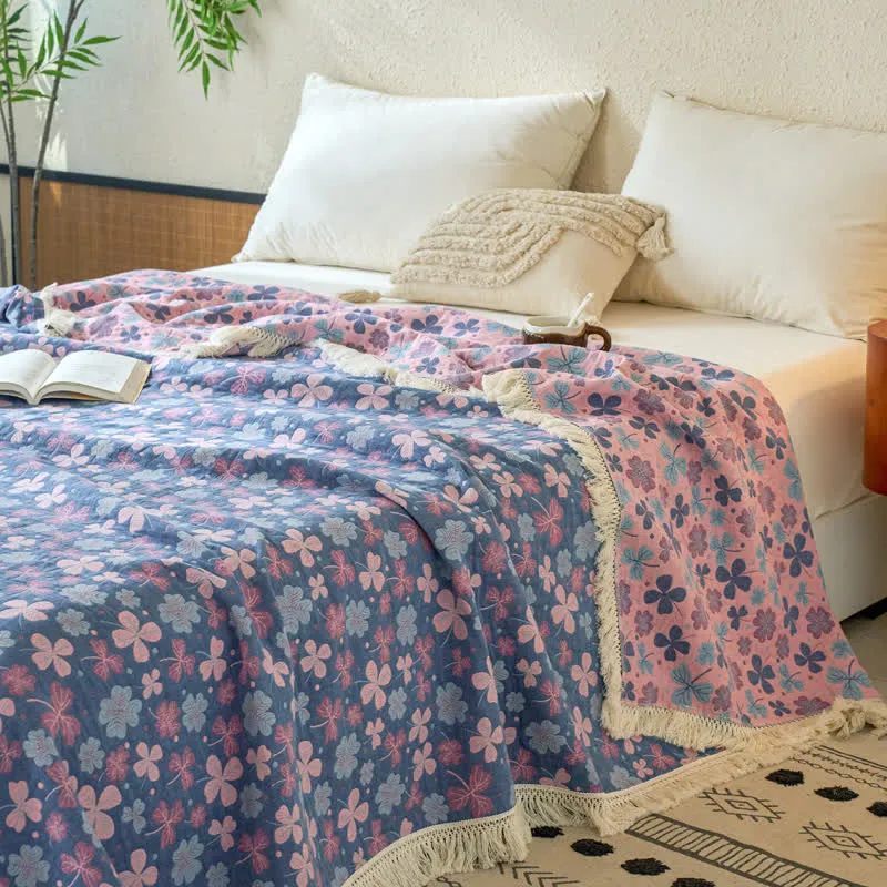 Trapunta reversibile in cotone e lino Jacquard Clover