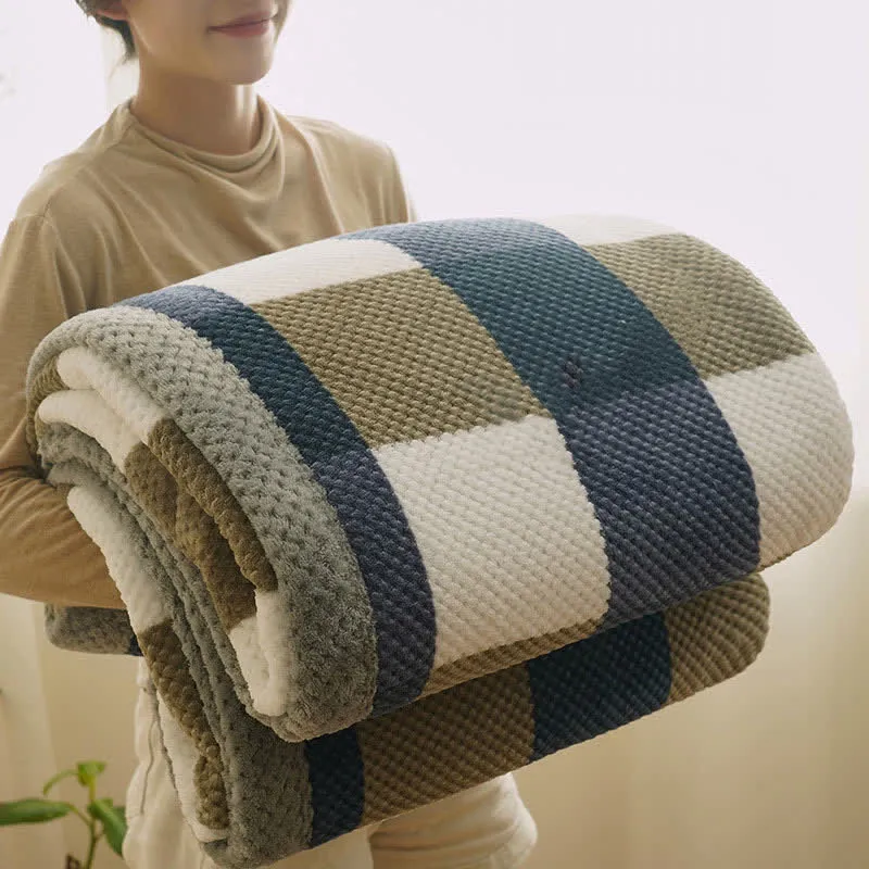 Coperta in pile di corallo caldo a quadri