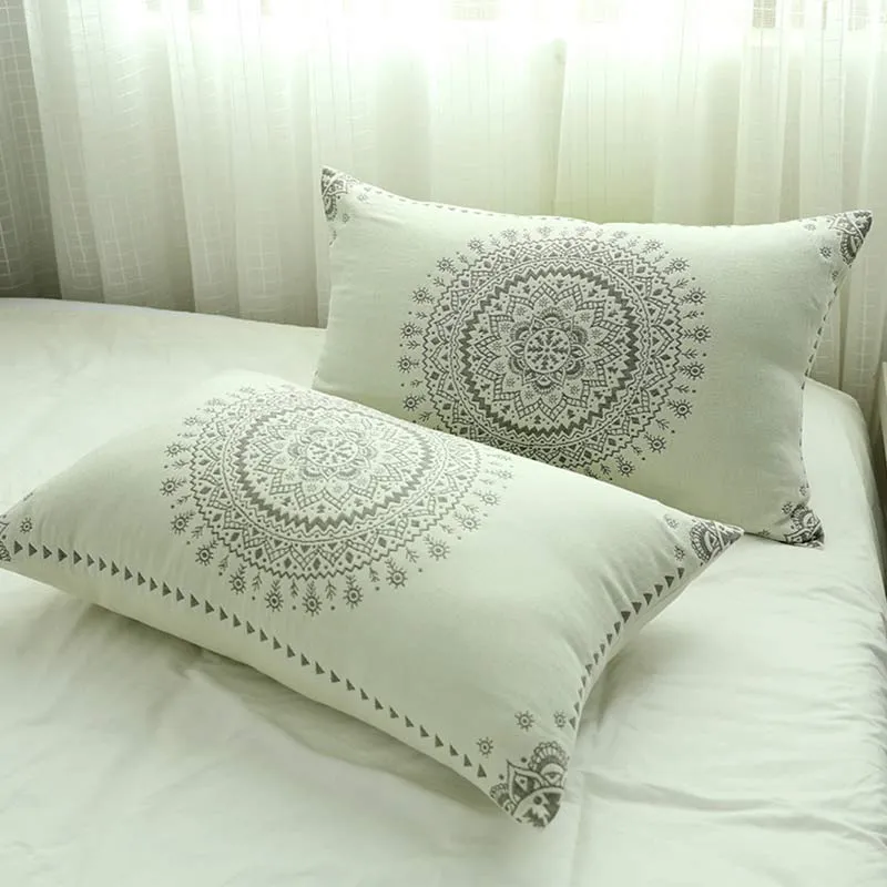 Federe per cuscino in cotone con mandala e bottoni (2 pezzi)